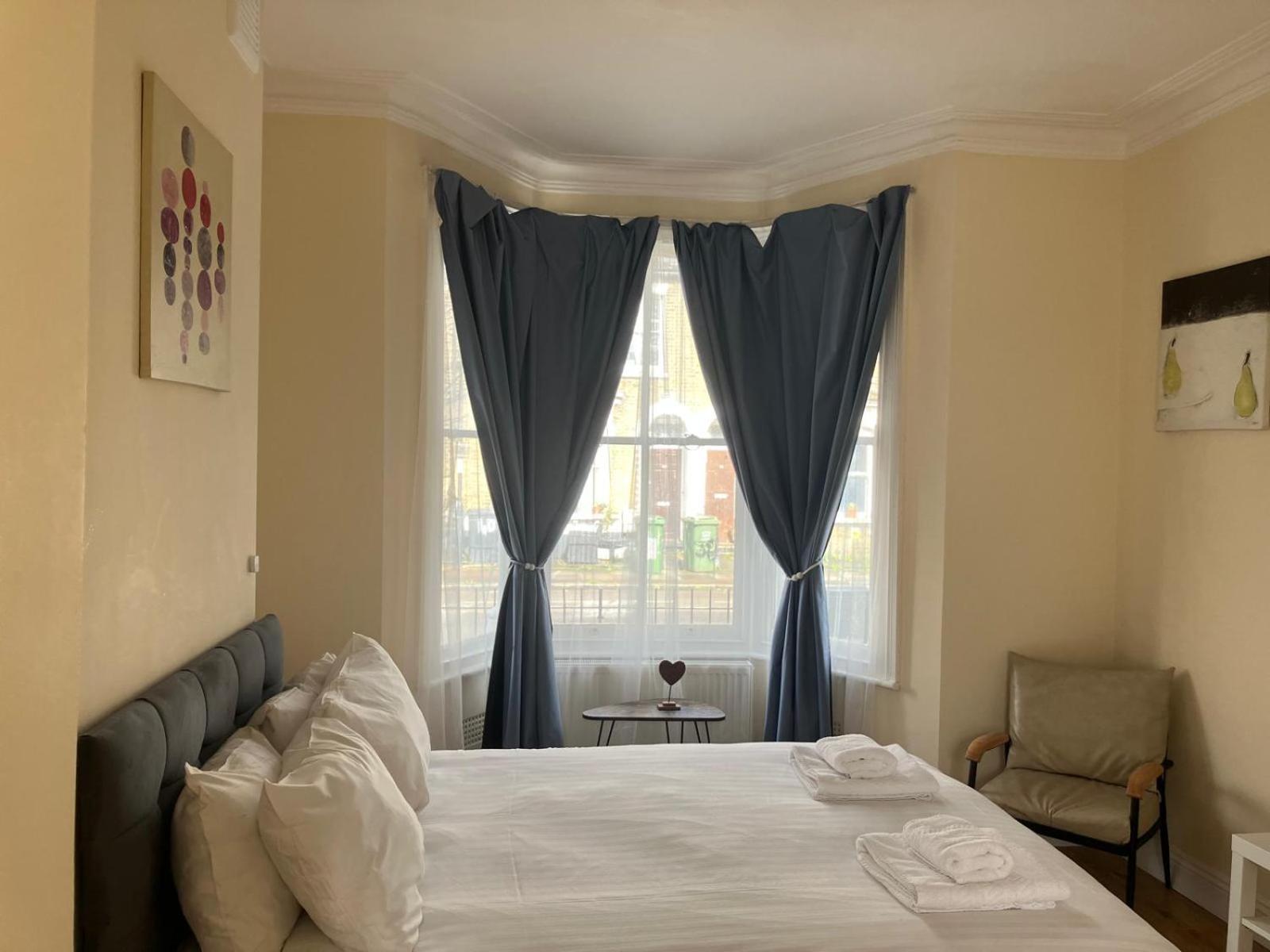 Specious Studio Flats Londres Extérieur photo
