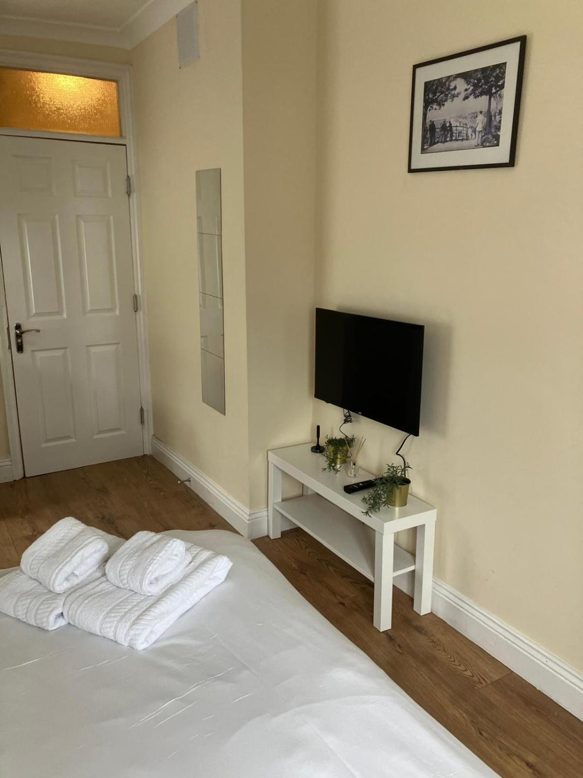 Specious Studio Flats Londres Extérieur photo